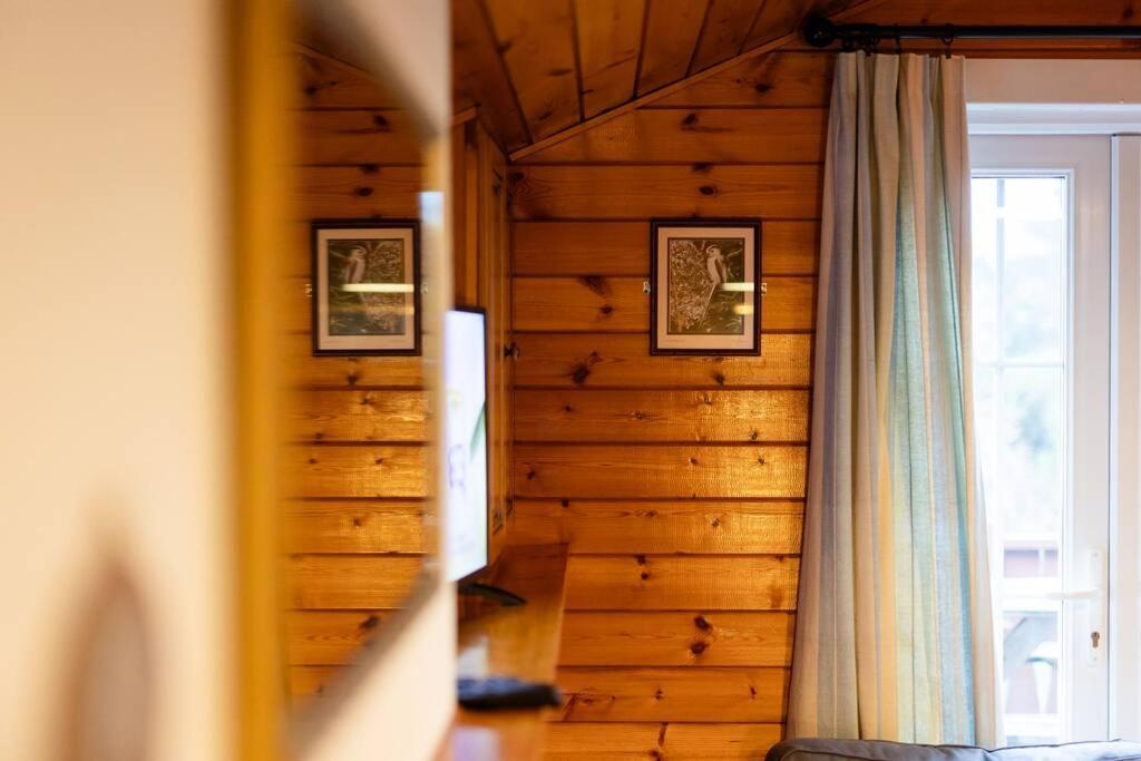 Cozy Norwegian Style Log Cabin In Rural Snowdonia - 2 Bedrooms & Parking By Seren Short Stays Ffestiniog Eksteriør bilde