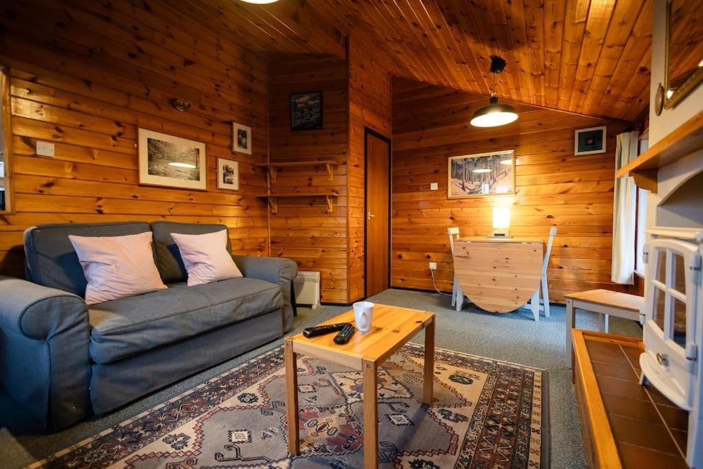 Cozy Norwegian Style Log Cabin In Rural Snowdonia - 2 Bedrooms & Parking By Seren Short Stays Ffestiniog Eksteriør bilde