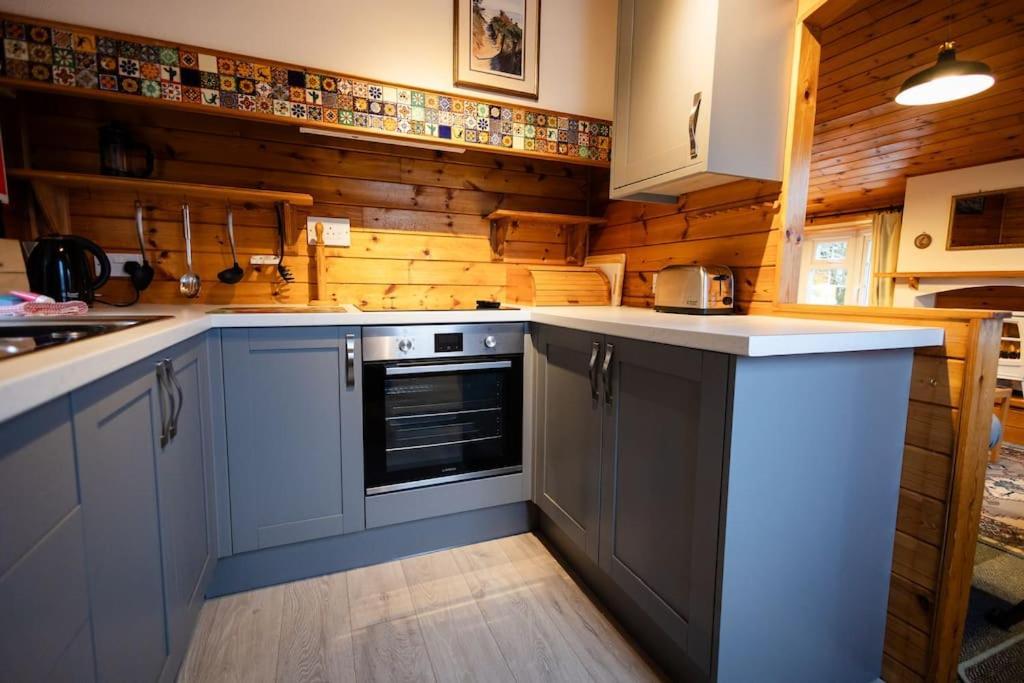 Cozy Norwegian Style Log Cabin In Rural Snowdonia - 2 Bedrooms & Parking By Seren Short Stays Ffestiniog Eksteriør bilde