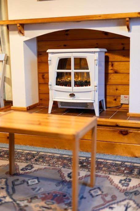 Cozy Norwegian Style Log Cabin In Rural Snowdonia - 2 Bedrooms & Parking By Seren Short Stays Ffestiniog Eksteriør bilde